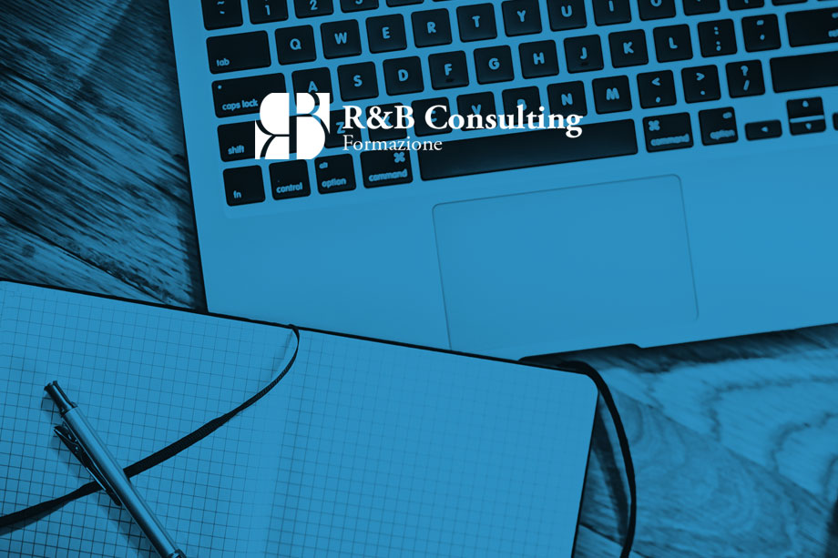 scrivere post facebook